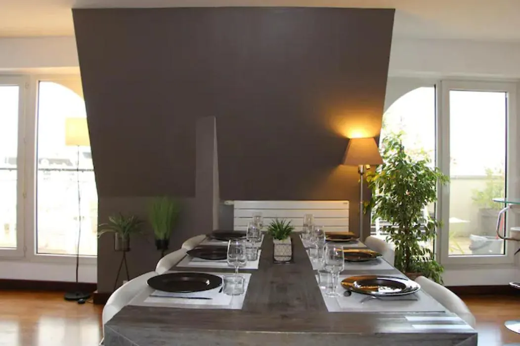 Midoon Guest - The Balcony - Grand Appartement Creteil Proche Paris Apartment