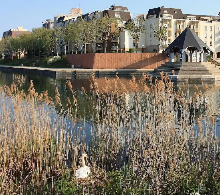 Midoon Guest - The Balcony - Grand Appartement Creteil Proche Paris