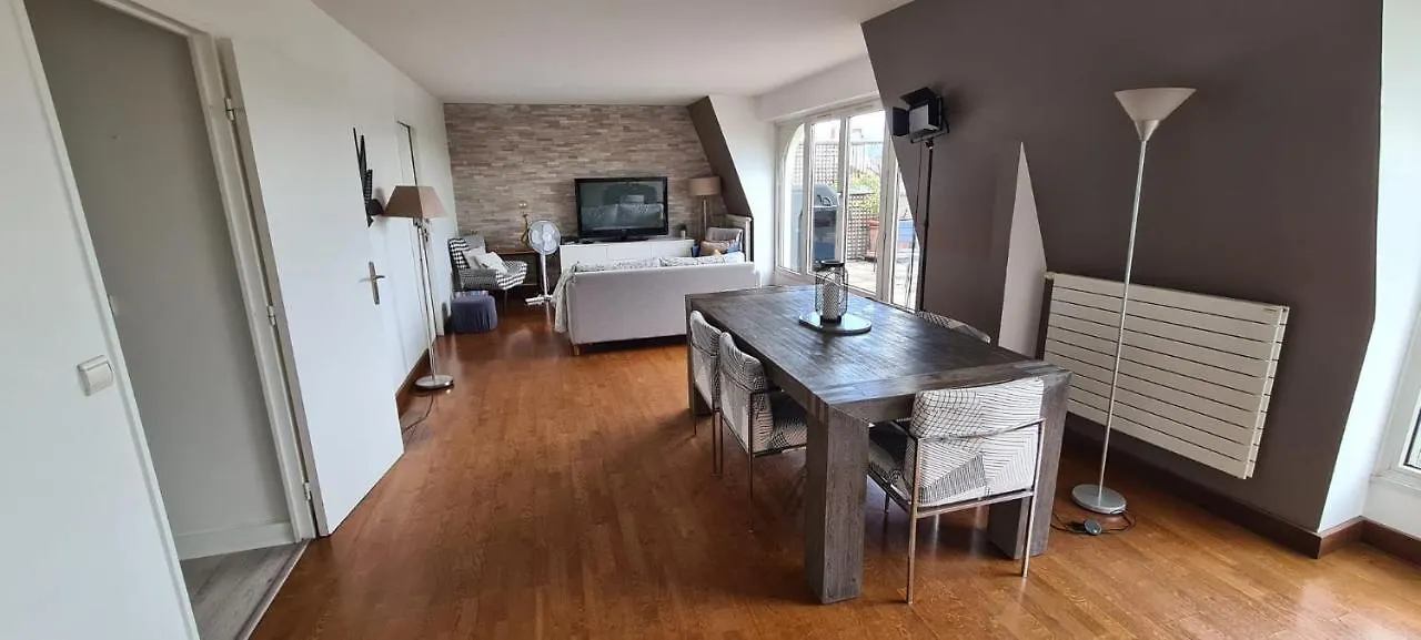 Apartment Midoon Guest - The Balcony - Grand Appartement Creteil Proche Paris France